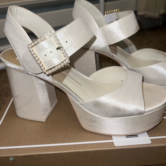 Size 8.5, only worn once, pearl detailed - so comfy! - Picture 6 of 8